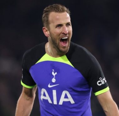 Kane equals Greaves record in win at Fulham