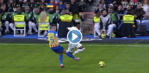 Video: Frustrated Gabriel sent off after Vinícius masterclass