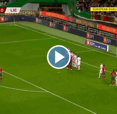 Video Cristiano Ronaldo scoring Amazing a free kick