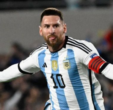Messi's late free-kick secures Argentina's win over Ecuador in World Cup qualifying.