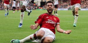 Fernandes' Dramatic Late Goal Lifts Manchester United's Spirits