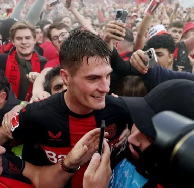 Leverkusen Clinches First Bundesliga Title with Dominant 5-0 Victory over Bremen