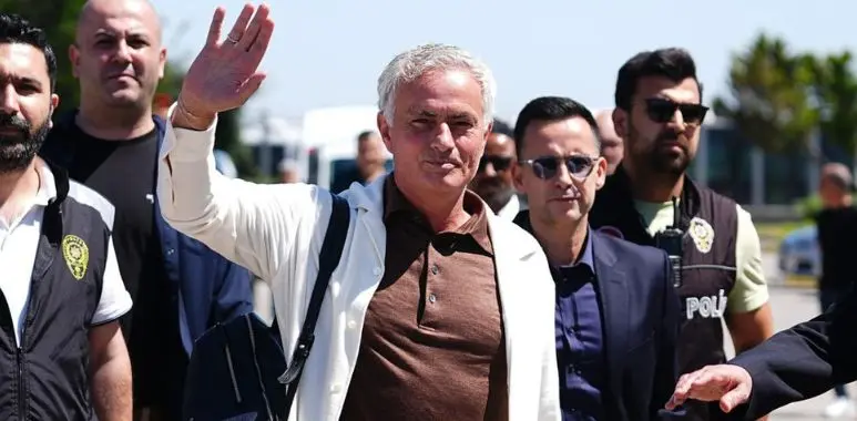 Jose Mourinho's arrival at Fenerbahce, sparking new hope for titles and success in Istanbul.