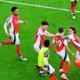 Arsenal Strike Twice in Stoppage Time to Beat Leicester