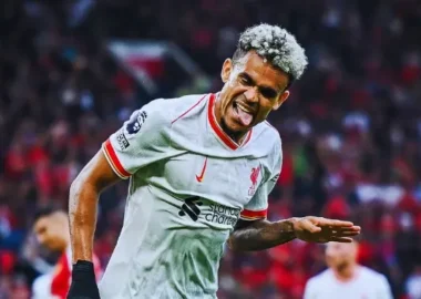 Luis Díaz Leads Liverpool to Victory at Manchester United